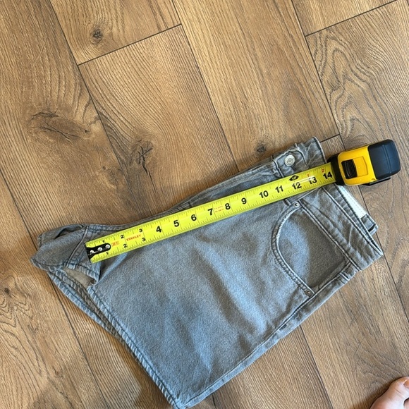 H&M Women’s &Denim Shorts Wide Leg Button Down Closure Gray Size M-L - Picture 8 of 8